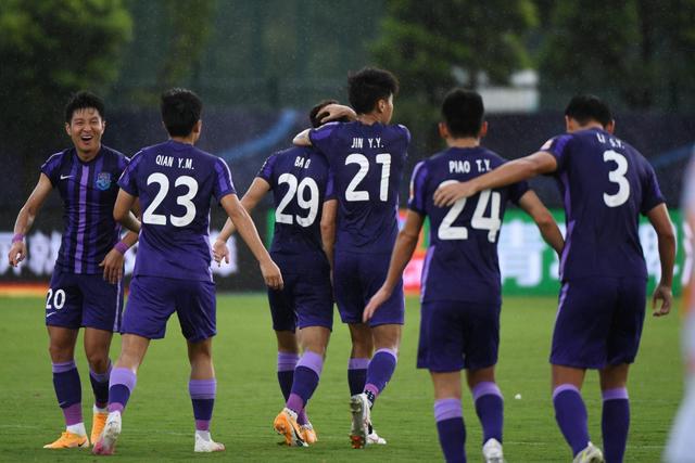 中超-特索涅夫双响康瓜破门 青岛海牛2-2大连人